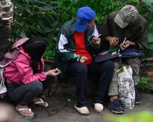 Drogas y apriete: adictos copan el microcentro de Asunción, a días del traspaso de mando - Nacionales - ABC Color