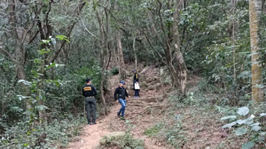 Mujer vio cadáver en el cerro hace casi un mes: “Es como que se le tiró nafta” - Noticiero Paraguay