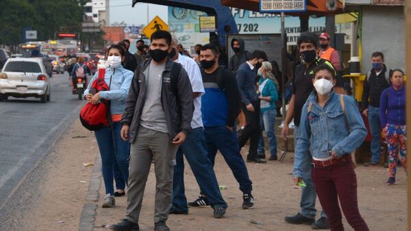 Escasez de buses obliga elevado uso de vehículos en hogares de Asunción y Central, según encuesta
