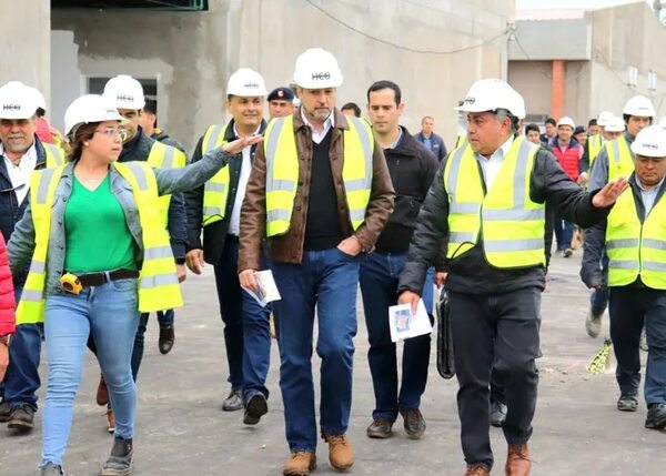 Marito Abdo visita obra que construye consorcio ligado al grupo Cartes - Economía - ABC Color