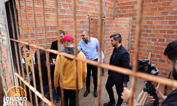 Municipalidad de CDE se solidariza con familia que perdió su casa en un incendio – Diario TNPRESS