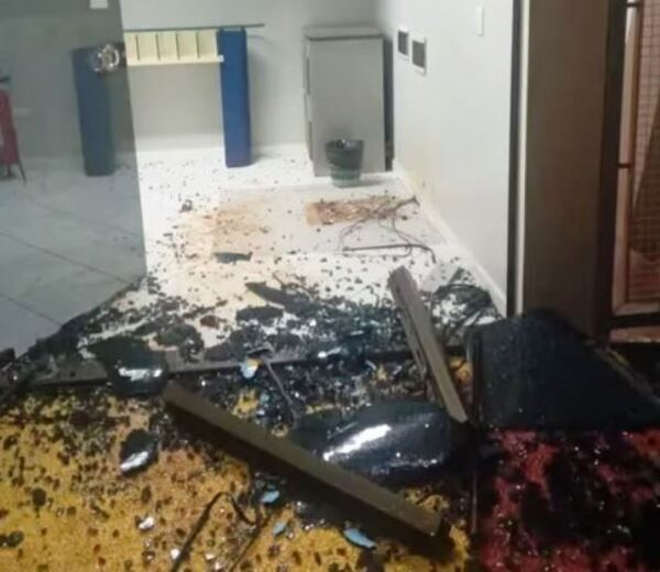 Banda de delincuentes roba cajero del Banco Sudameris - La Clave