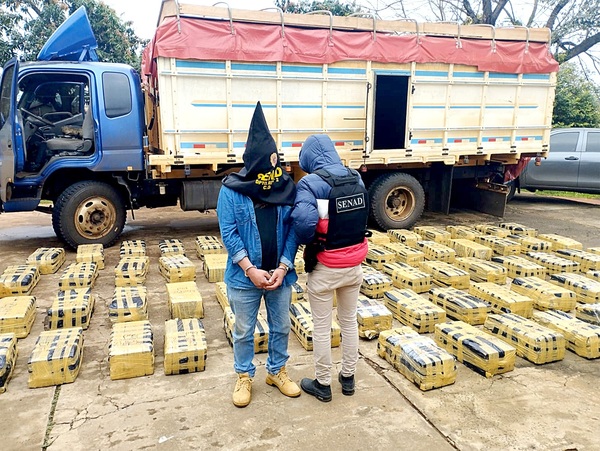Incautan 1.450 kilos de marihuana que era transportado en doble fondo de camión - La Clave