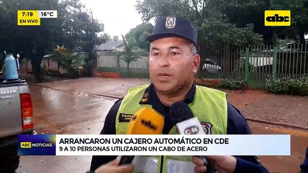 Video: Arrancaron un cajero automático en CDE - ABC Noticias - ABC Color