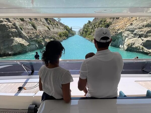 Rafael Nadal comparte por primera vez una foto con su esposa e hijo - Gente - ABC Color