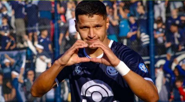 ¡Pelotero paraguayo se convirtió en muñeco ashá!