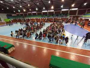 Jóvenes universitarios reciben primer desembolso de la EBY