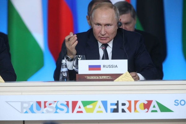 Putin busca poner a África de su lado con armas, granos gratis y condonación de deudas | OnLivePy