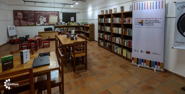 Secretaría de Cultura entregó equipamientos a la Biblioteca Pública en Ñeembucú - .::Agencia IP::.