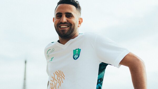 Riyad Mahrez se une al Al-Ahli árabe