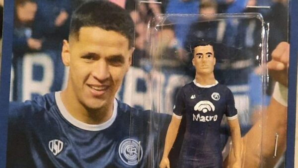 Locura total por Alex Arce en Independiente Rivadavia; venden muñecos de él | 1000 Noticias