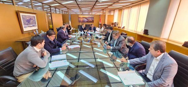 COMITÉ DE LA EBY APRUEBA INVERSIONES SOCIALES PARA ITAPÚA