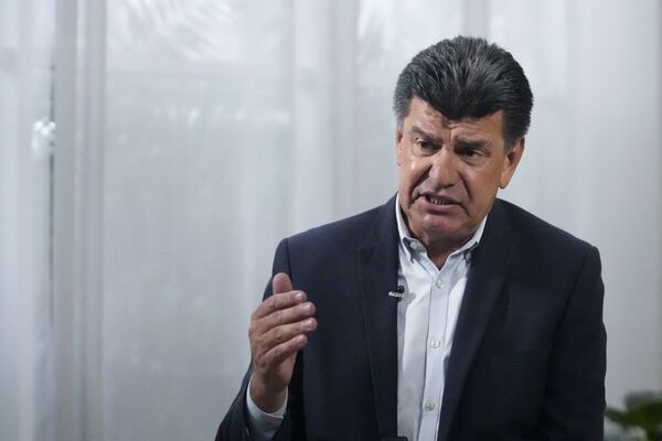 Diario HOY | Efraín en el fútbol: presidente de club, DT y jugador con 3 torneos perdidos