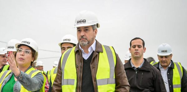 Mario Abdo Ben铆tez verific贸 avances del nuevo molino en planta de Petropar - Revista PLUS
