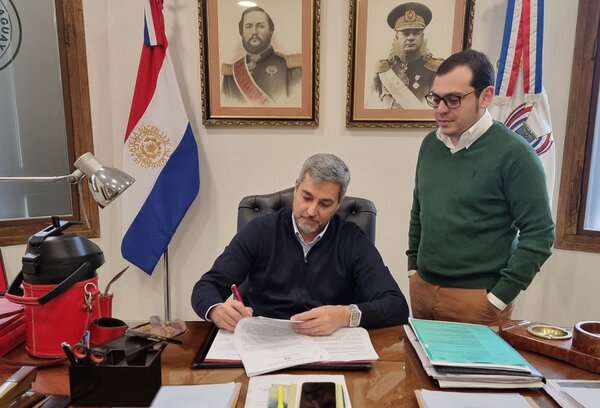 Mario Abdo presenta proyecto de Ley para reformar el sistema de pensiones del sector público - MarketData
