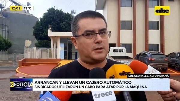 Video: Arrancan y llevan un cajero automático - ABC Noticias - ABC Color