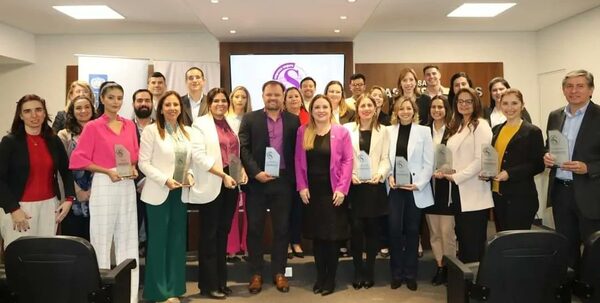 Ministerio de la Mujer reconoció a nueve empresas comprometidas en la prevención de violencia - .::Agencia IP::.