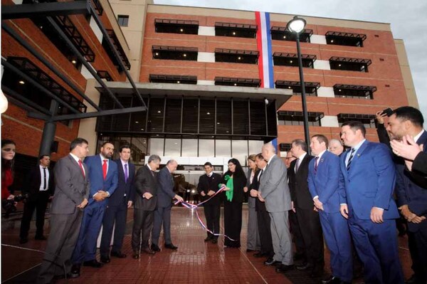 En emotivo e histórico acto quedó inaugurado el Palacio de Justicia de Saltos del Guairá