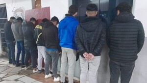 La Policía demora a 8 motociclistas que hacían piruetas en Luque