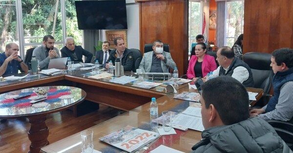 REPRESENTANTES DE LA CONADERNA MANTUVIERON REUNIÓN TÉCNICA CON LA MUNICIPALIDAD RESPECTO AL VERTEDERO DE ENCARNACIÓN