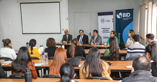 La Nación / Ministro Llamosas sugiere aplicar políticas fiscales con enfoque de género