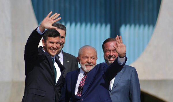 Itaipú y el acuerdo UE-Mercosur, entre los temas tratados por Santiago Peña y Lula da Silva - MarketData