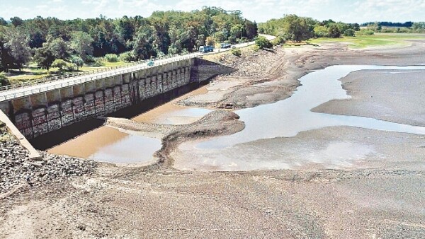 Llega a Uruguay desalinizadora de agua para paliar crisis hídrica