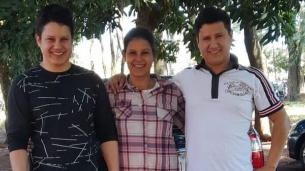 Hermanos se reencuentran con su madre luego de 24 años