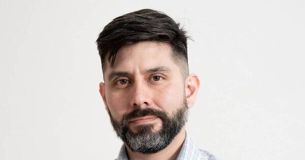 La Nación / Investigador habló sobre empleo e informalidad