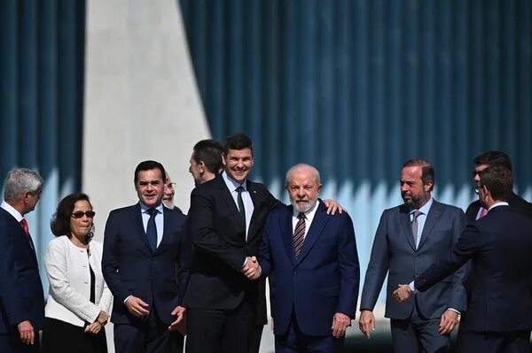 Peña plantea a Lula una visión conjunta más ambiciosa en Itaipú, para 50 años - Política - ABC Color