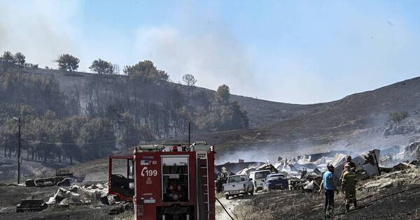 La Nación / Incendios en Grecia están bajo control