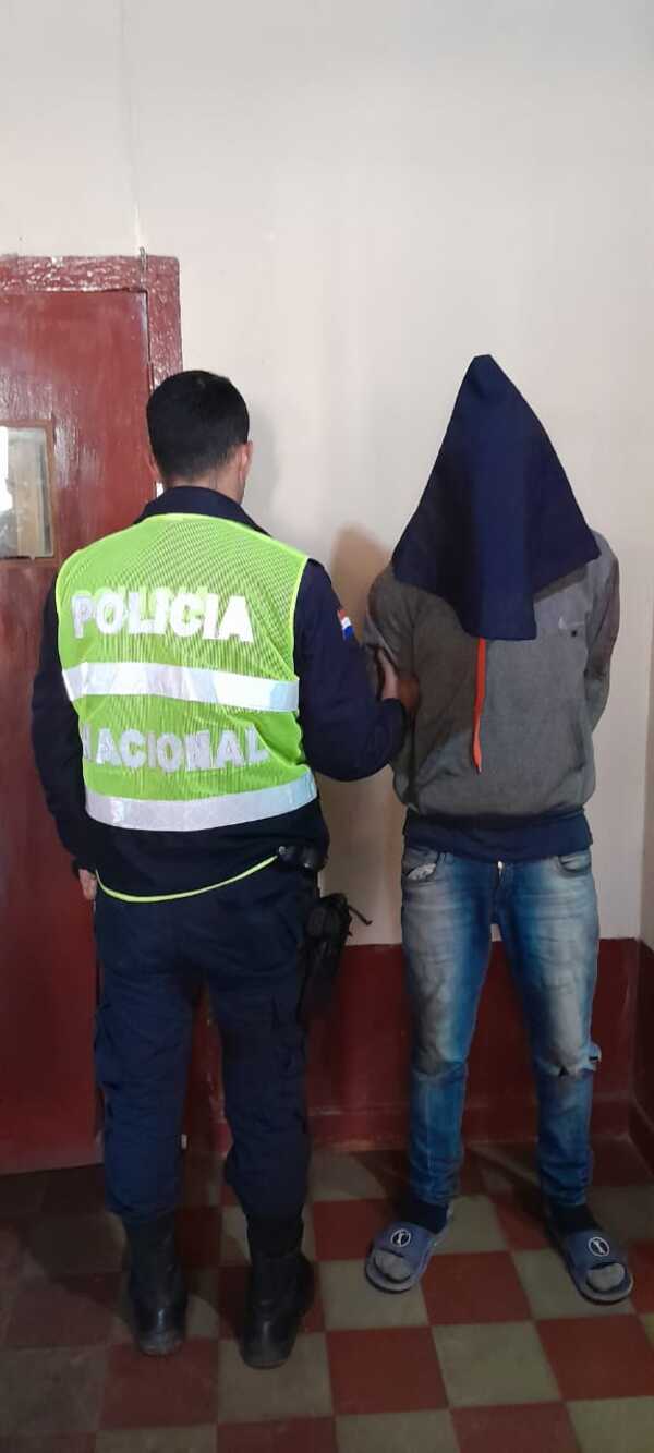Persecución policial en Encarnación: hombre armado intenta huir pero es capturado