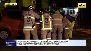 Video: Aparatoso vuelco de vehículo en Asunción  - ABC Noticias - ABC Color