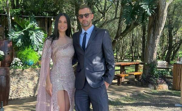Fabi Martínez se muestra con su galán, como pocas veces