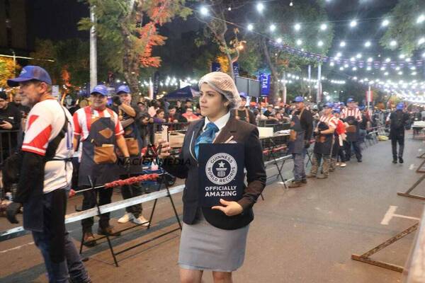 ¡En marcha, por el récord Guinnes del asadito más largo del mundo!