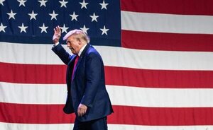 Trump se burla de los “ridículos” cargos en su contra en un mitin en Pensilvania - Mundo - ABC Color