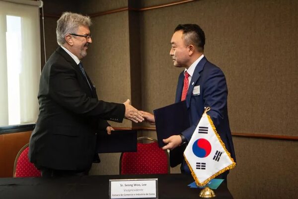 Desarrollan foro económico con empresas de Corea - Economía - ABC Color