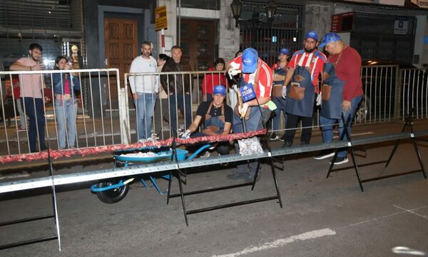 ¡El oficial: Paraguay tiene récord Guinnes del asadito más largo del mundo!