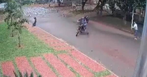 La Nación / Niñas fueron asaltadas por presuntos motochorros en Hernandarias