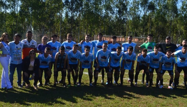 Los “caras sucias” del 13 de Junio, Categoría Juvenil: flamantes campeones del fútbol sanjosiano - Noticiero Paraguay