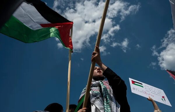 Miles de personas protestan contra Hamás y las difíciles condiciones de vida en Gaza - Mundo - ABC Color