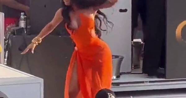 La Nación / Cardi B arrojó furiosamente su micrófono a fan en pleno concierto
