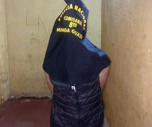 Detienen a joven que intentó hurtar botellas de whisky de supermercado