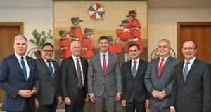 Parlamentarios yanquis están de visita por nuestro país y se reunieron con “Santi”