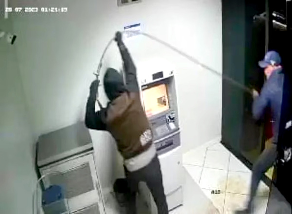 Buscan a conocido delincuente que sería jefe de la gavilla que robó cajero automático - La Clave