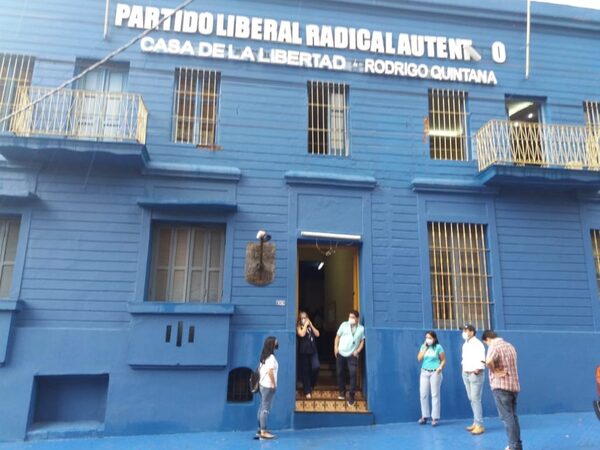 Habría una ausencia masiva si no se unifica el local de la convención liberal | 1000 Noticias