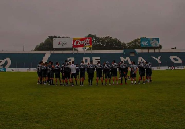 2 de Mayo recibe a Rubio Ñu con la vuelta y apoyo de su afición - Radio Imperio