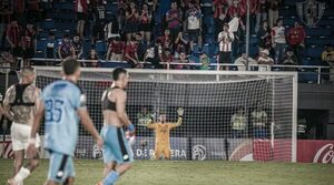Jean Fernandes no volvió a recibir un solo gol desde que se fue Facundo Sava