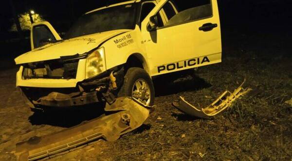 Impactante muerte de un policía luego de quedar en medio de dos vehículos en feroz choque
