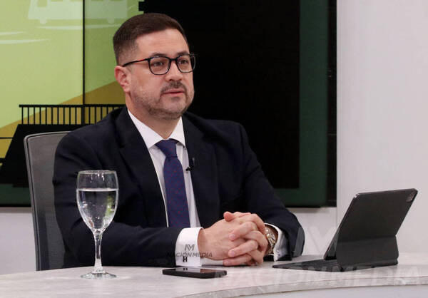 Abogado de Horacio Cartes presenta denuncia en la Fiscalía ante persecución política contra el líder de la ANR